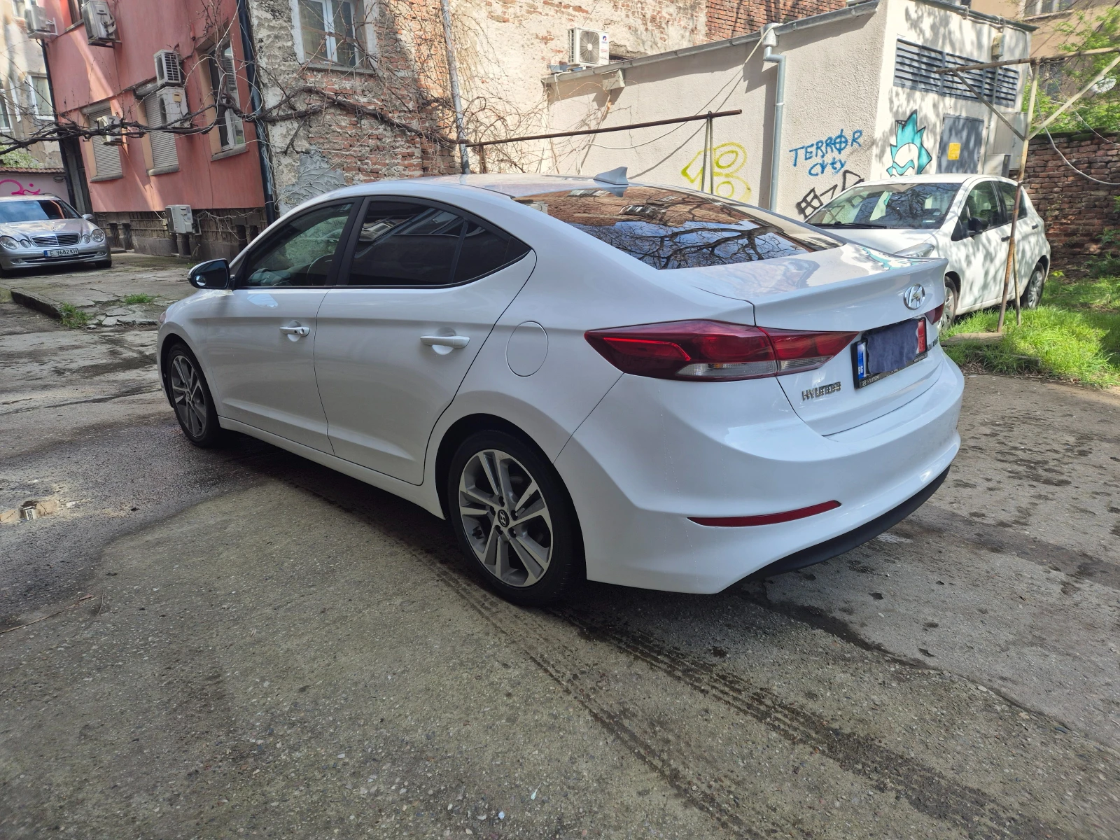 Hyundai Elantra  - изображение 6