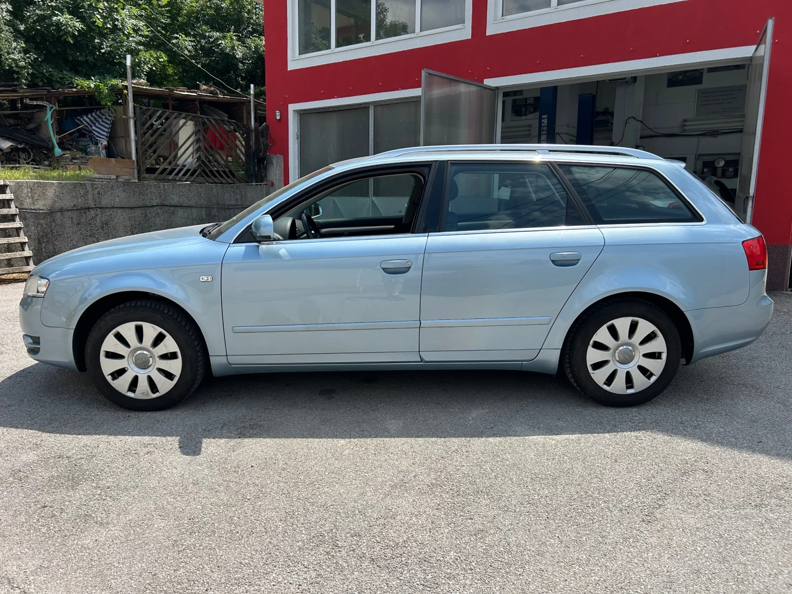 Audi A4 2.0TDI-8-клапана-Автоматик - изображение 2