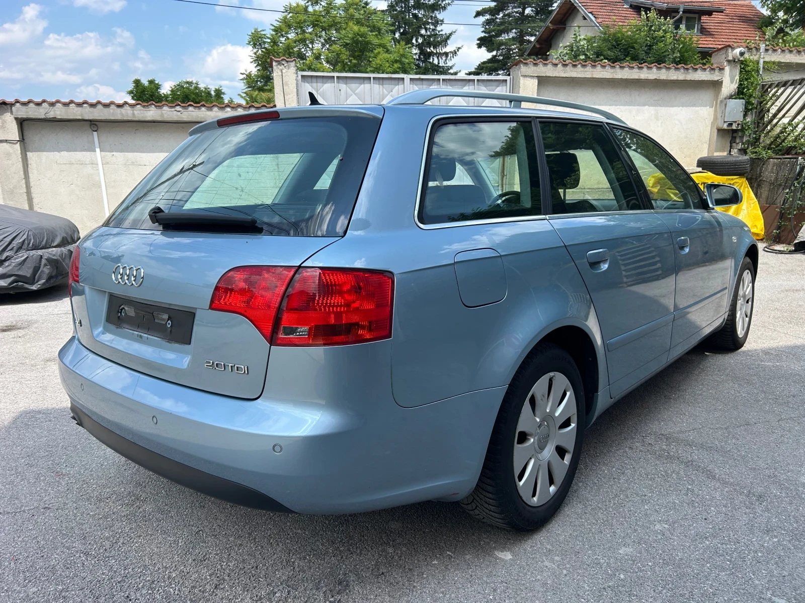 Audi A4 2.0TDI-8-клапана-Автоматик - изображение 5