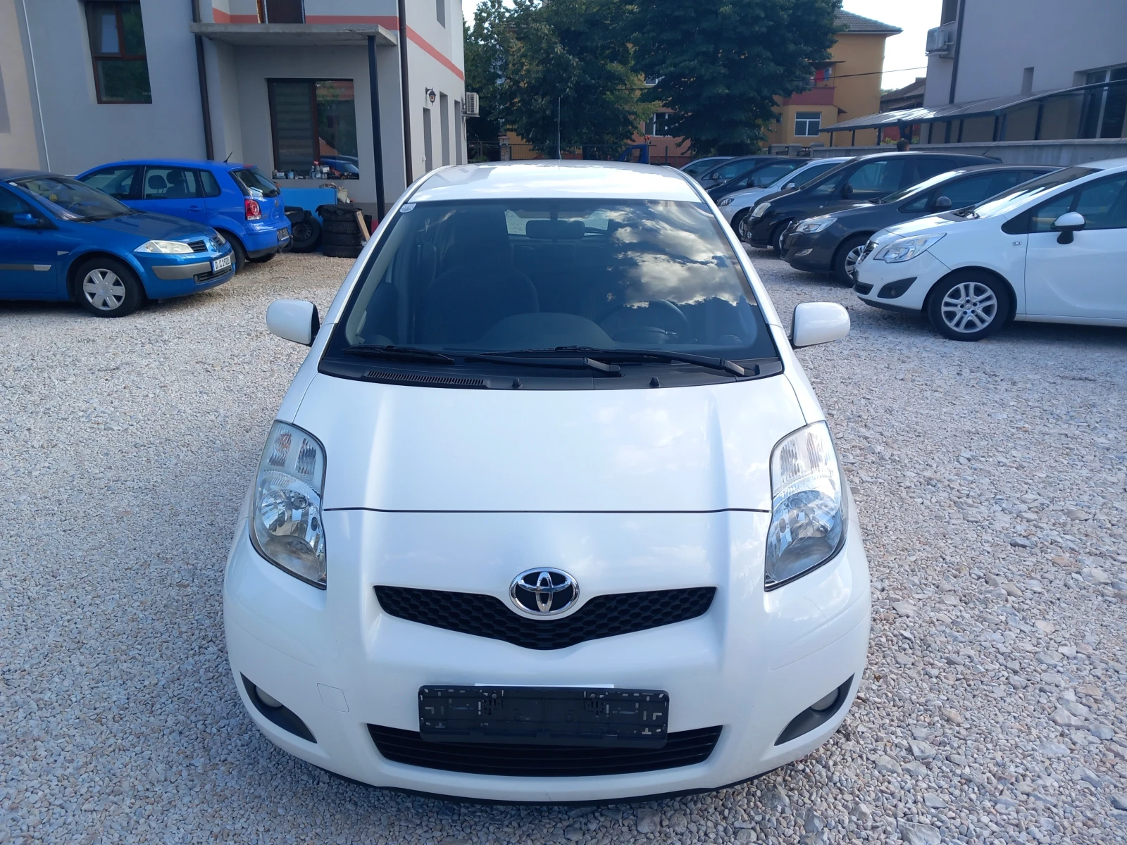 Toyota Yaris 1.33i Автоматик AC - изображение 8