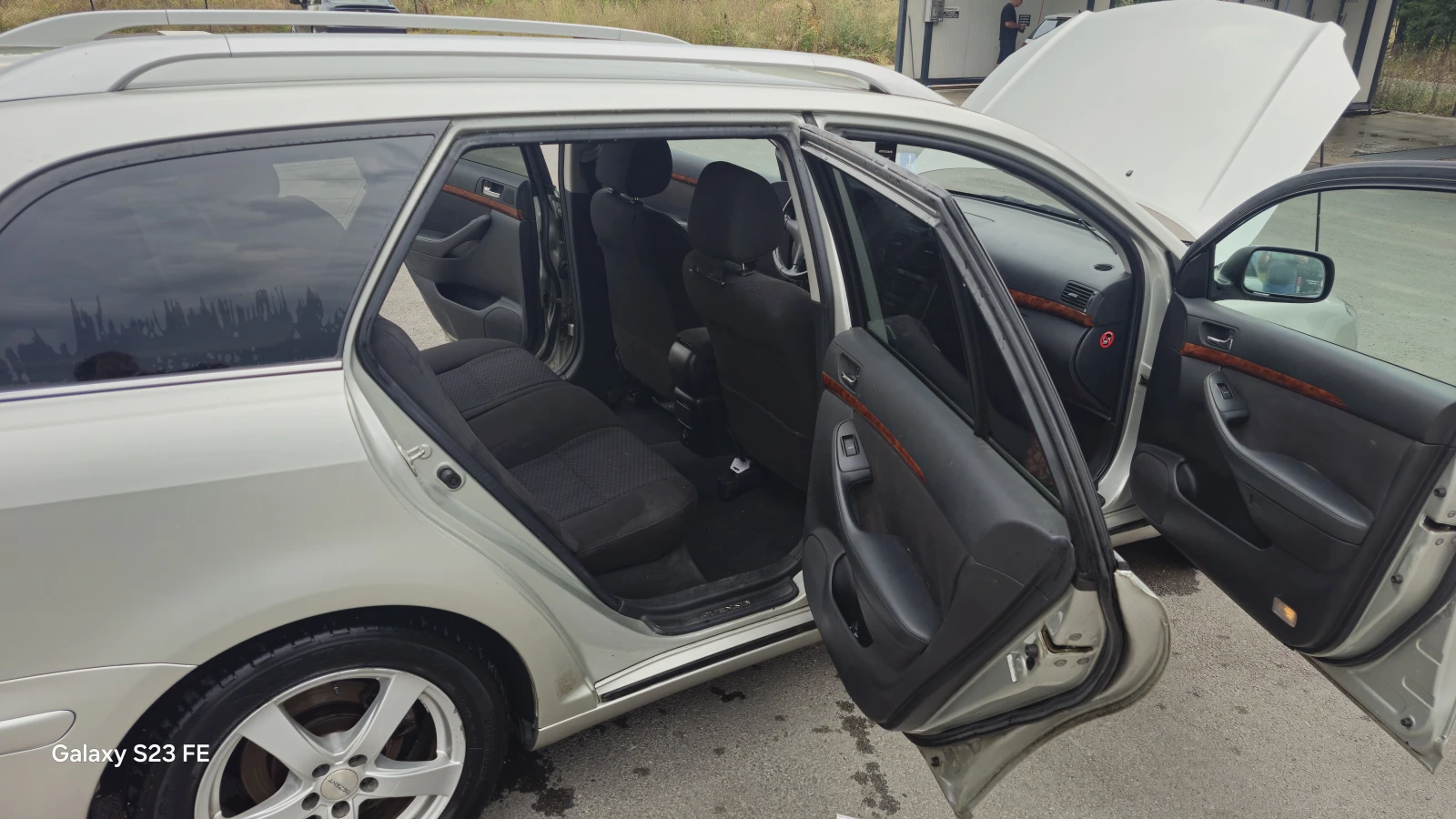 Toyota Avensis  - изображение 8