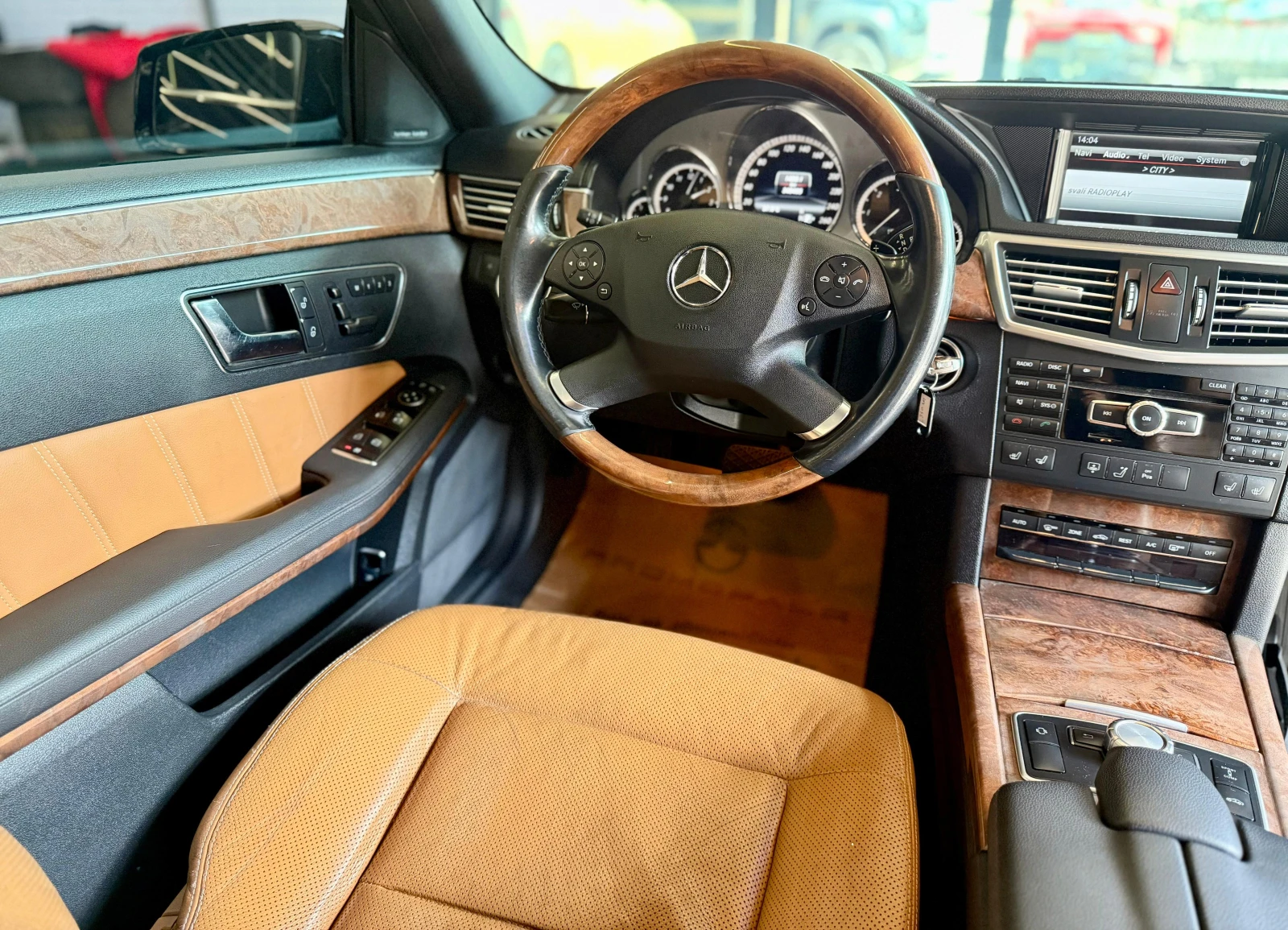 Mercedes-Benz E 350 4 Matic* Обдухване* Distronic* Лизинг - изображение 9