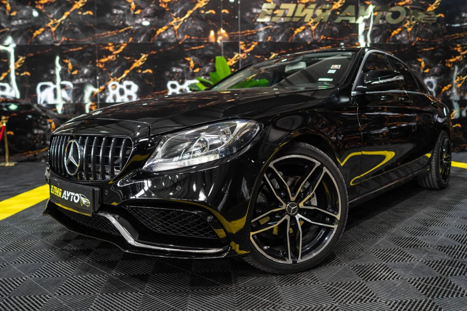 Mercedes-Benz C 220 D FULL AMG LINE LED NAVI ЛИЗИНГ 100%, снимка 4 - Автомобили и джипове - 53846746