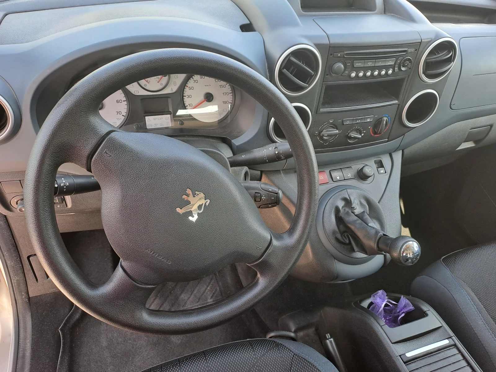 Peugeot Partner 1, 6HDI, Tepee, ОБСЛУЖЕН, снимка 11 - Автомобили и джипове - 54509104