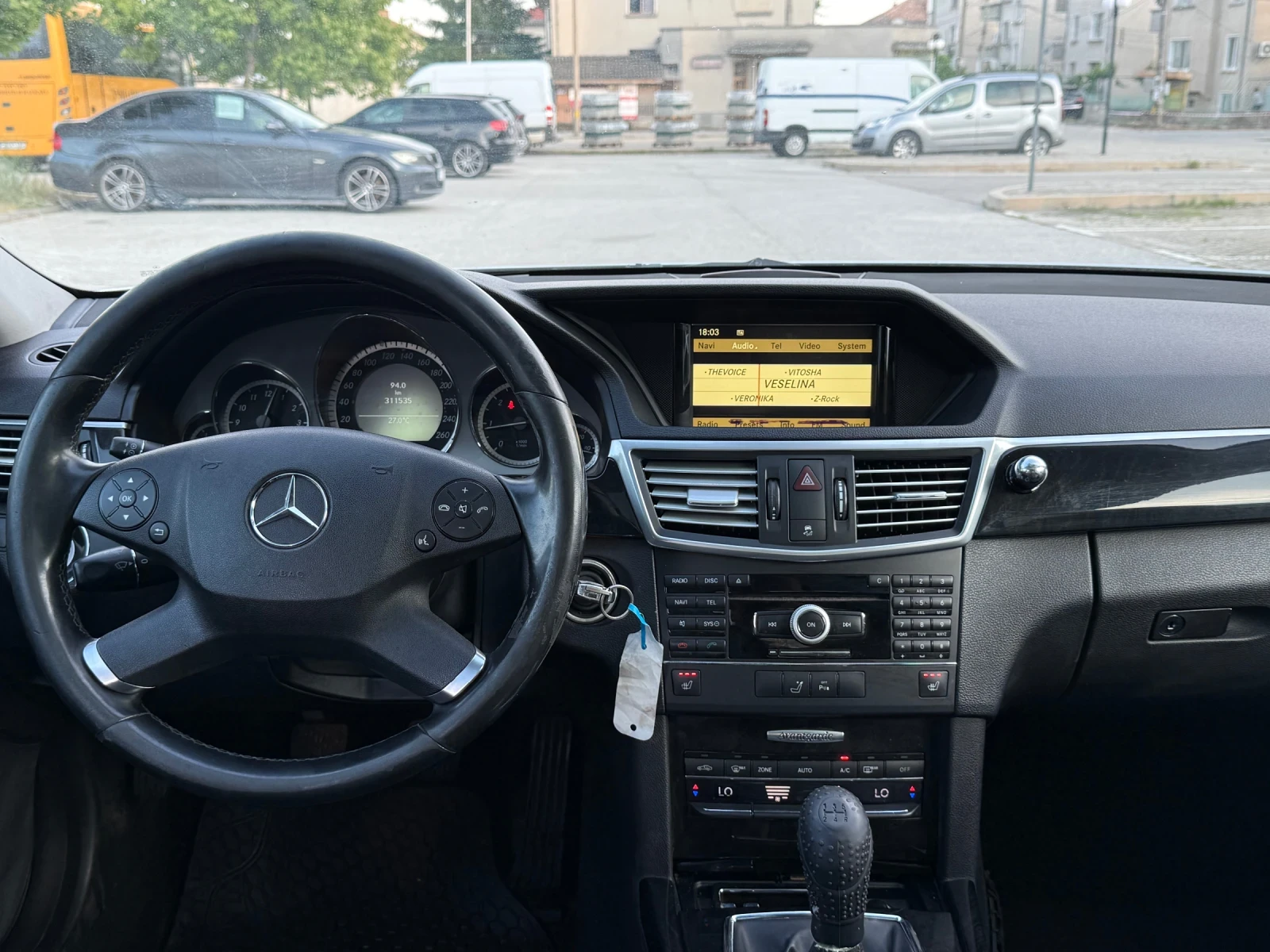 Mercedes-Benz E 220 Avantgarde* Кожа/Нави/Парктроник/Подгрев* ЛИЗИНГ, снимка 15 - Автомобили и джипове - 54879530