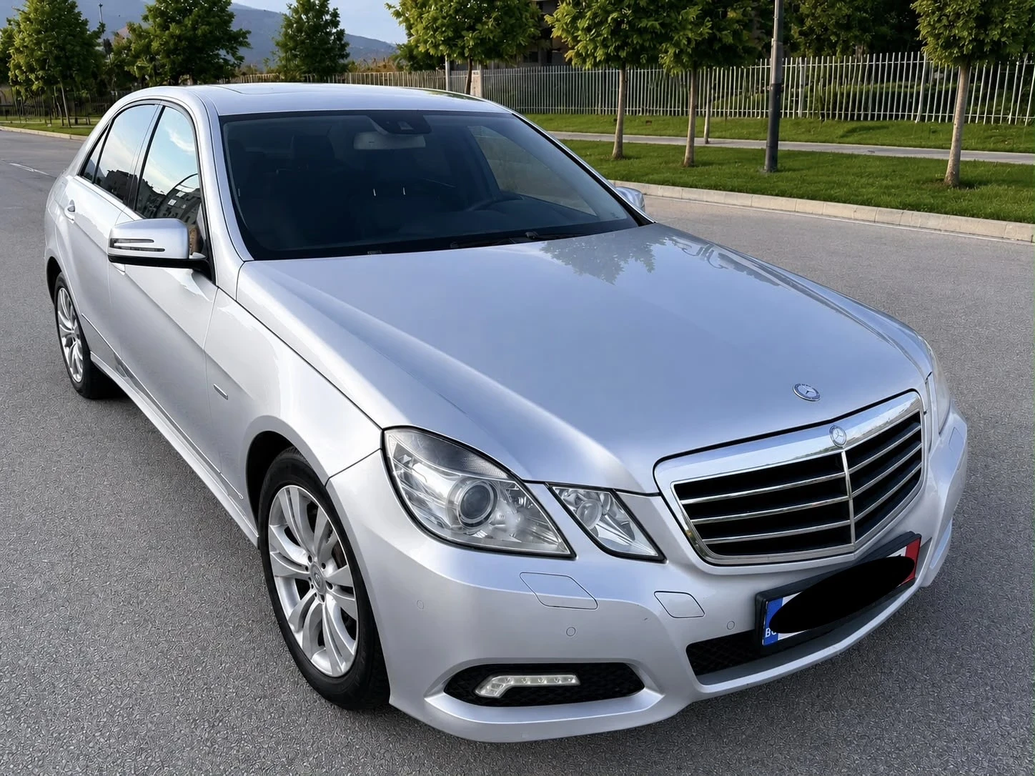Mercedes-Benz E 220 Avantgarde* Кожа/Нави/Парктроник/Подгрев* ЛИЗИНГ