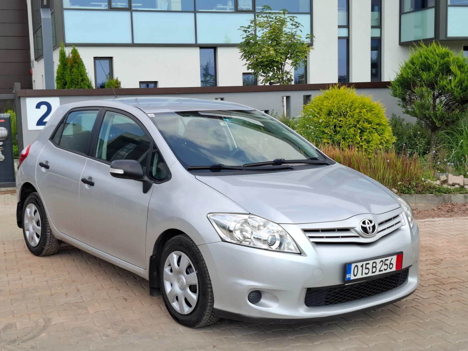 Toyota Auris 1.4D4D* (90кс)* FACELIFT* НОВ ВНОС* * , снимка 11 - Автомобили и джипове - 55067682