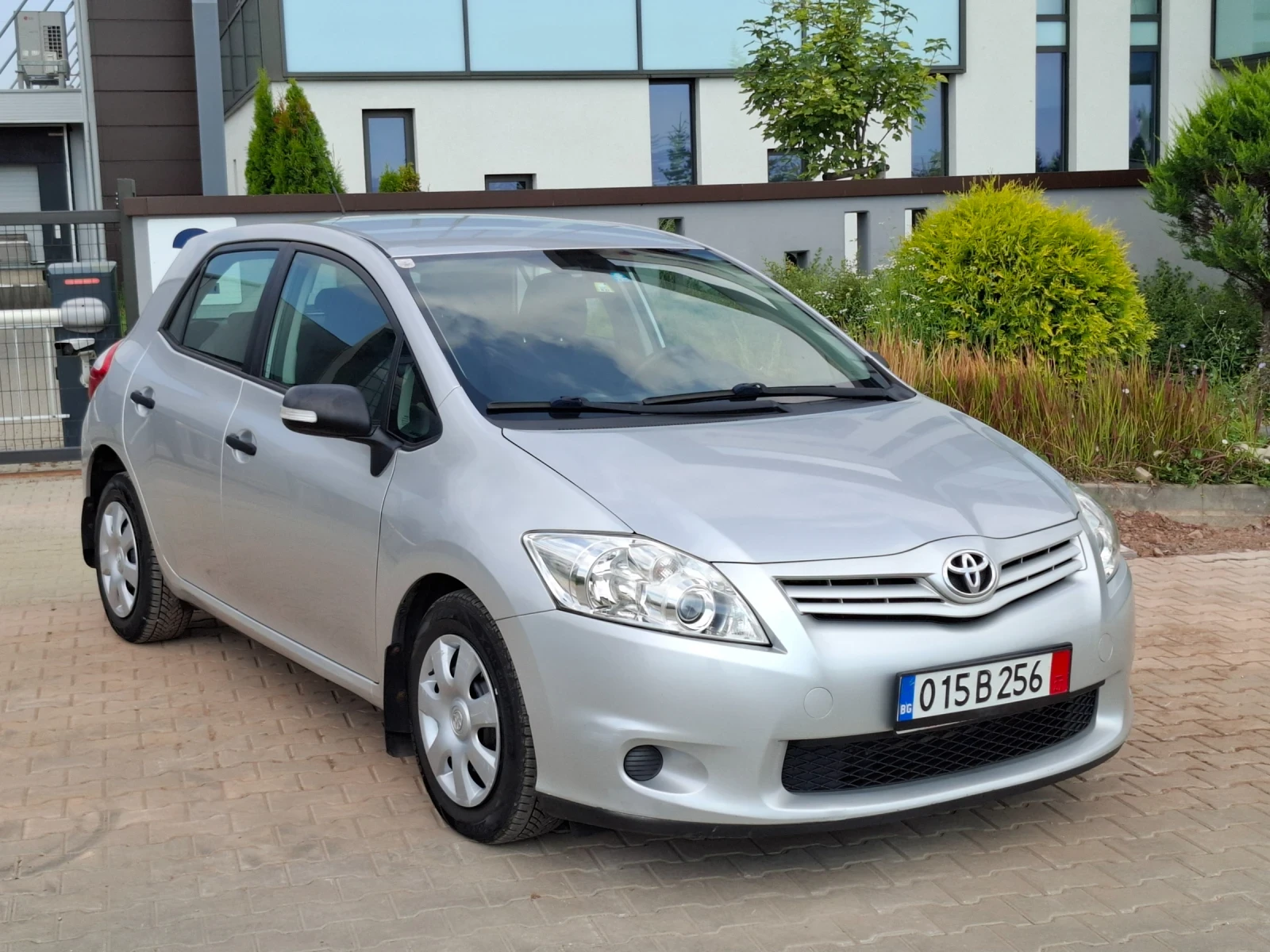 Toyota Auris 1.4D4D* (90кс)* FACELIFT* НОВ ВНОС* * , снимка 10 - Автомобили и джипове - 55067682