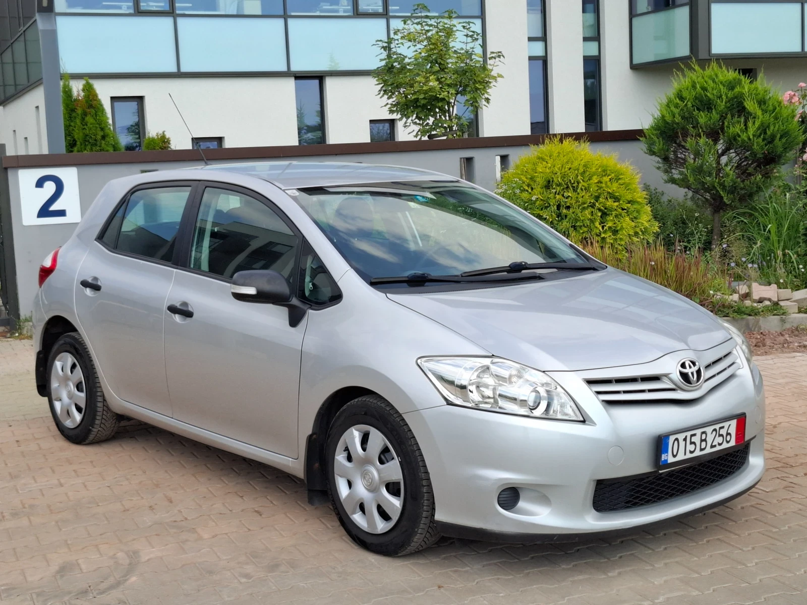 Toyota Auris 1.4D4D* (90кс)* FACELIFT* НОВ ВНОС* * , снимка 13 - Автомобили и джипове - 55067682