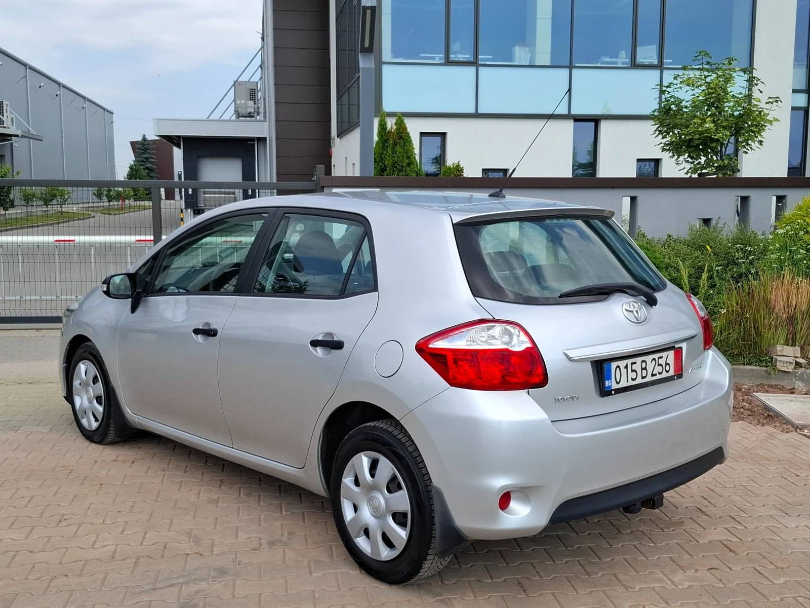 Toyota Auris 1.4D4D* (90кс)* FACELIFT* НОВ ВНОС* * , снимка 8 - Автомобили и джипове - 55067682