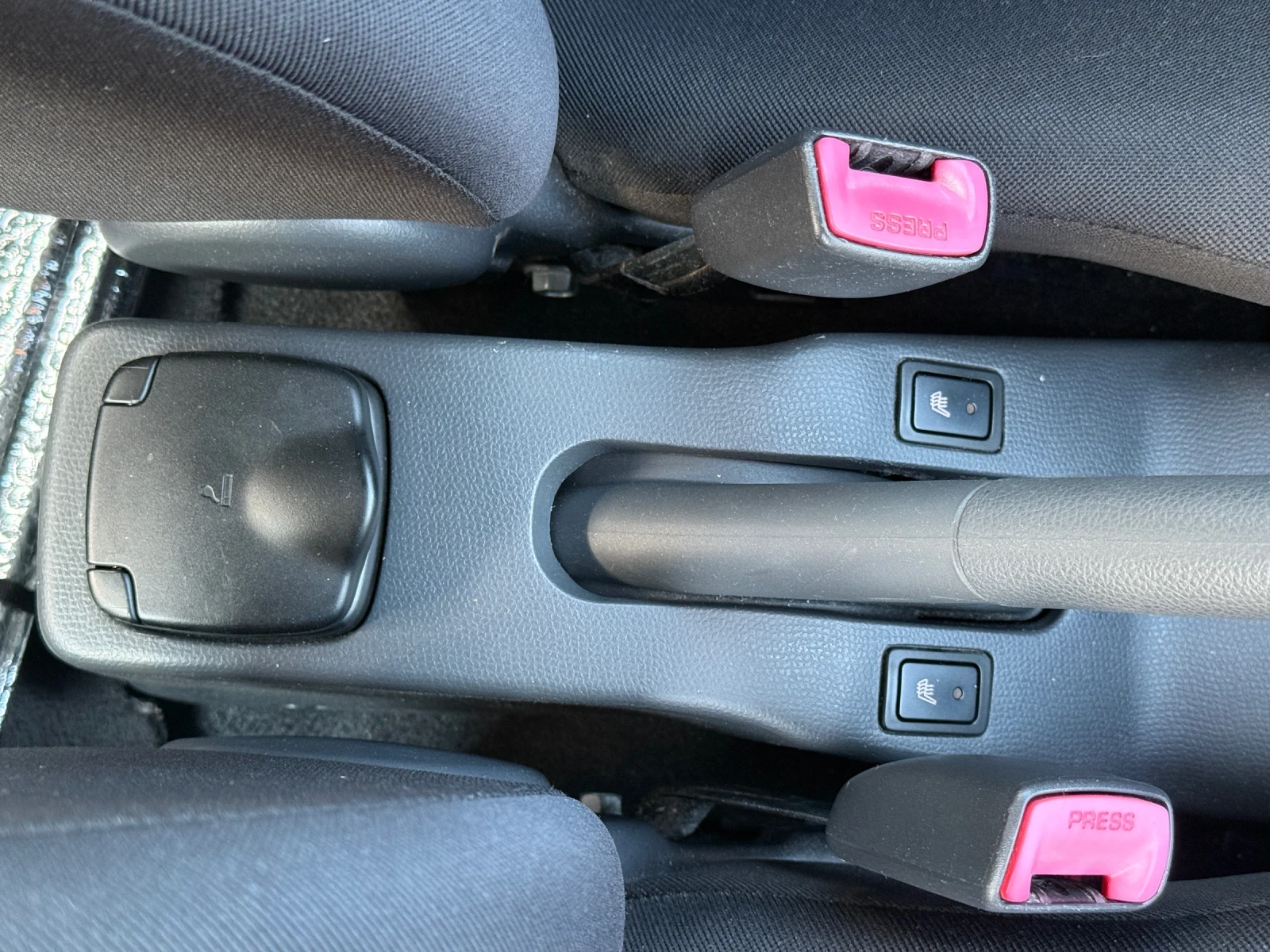 Suzuki Swift 1.3 92hp, снимка 13 - Автомобили и джипове - 55105679