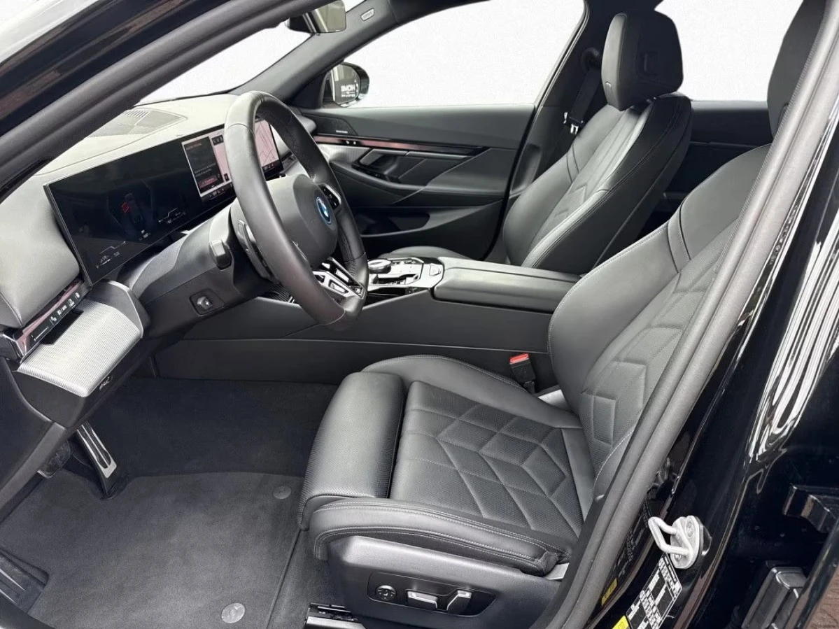 BMW 530 e* xDrive* M Sport* H/K* Pano* 360, снимка 3 - Автомобили и джипове - 55298994