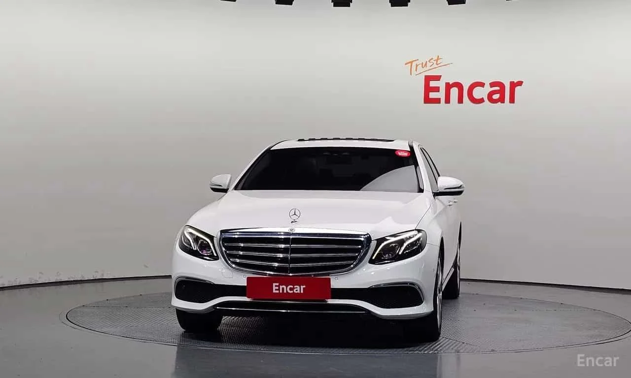 Mercedes-Benz E 220 * Exclusive * КРАЙНА ЦЕНА ДО БЪЛГАРИЯ * АВТОКРЕДИТ, снимка 3 - Автомобили и джипове - 55569838