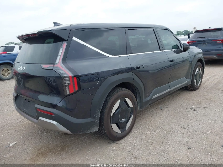 Kia EV9 LIGHT LONG RANGE* 6+ 1* 2000KM* ОБДУХ* ТЕРМОПОМПА , снимка 9 - Автомобили и джипове - 55643001