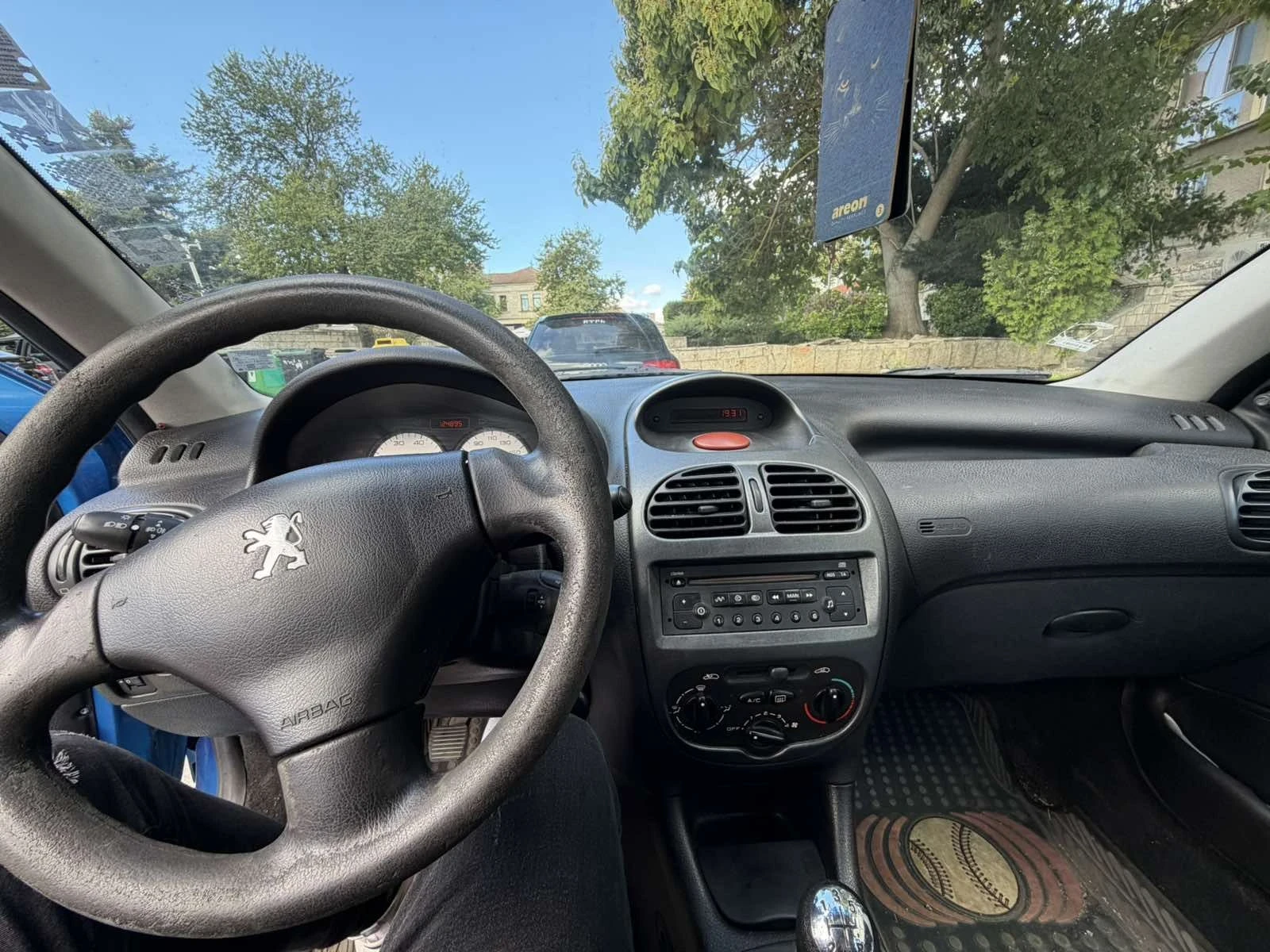 Peugeot 206 1.4 75к.с бензин, снимка 10 - Автомобили и джипове - 56112049