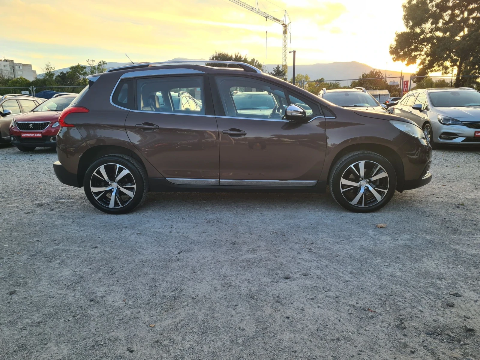 Peugeot 2008 1.6i 16V 120p.s  / ALLURE  / EVRO 5B , снимка 4 - Автомобили и джипове - 56317948