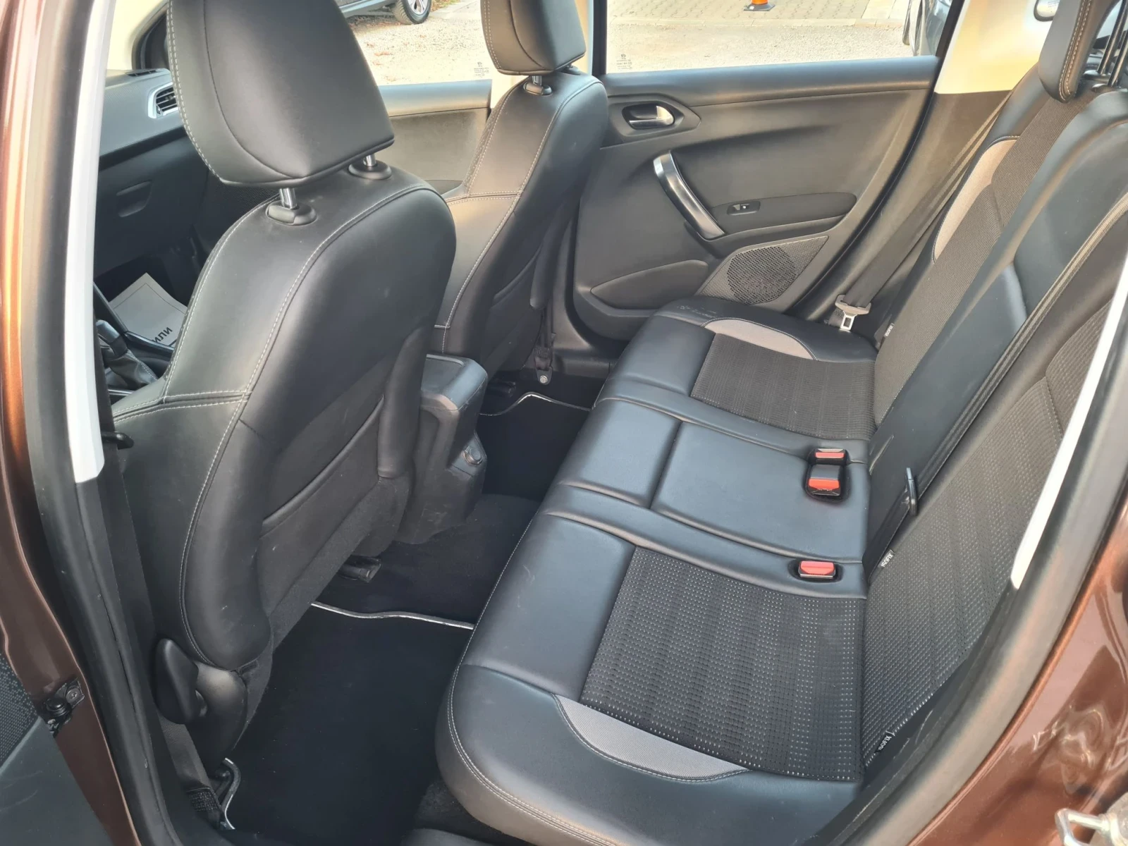 Peugeot 2008 1.6i 16V 120p.s  / ALLURE  / EVRO 5B , снимка 11 - Автомобили и джипове - 56317948