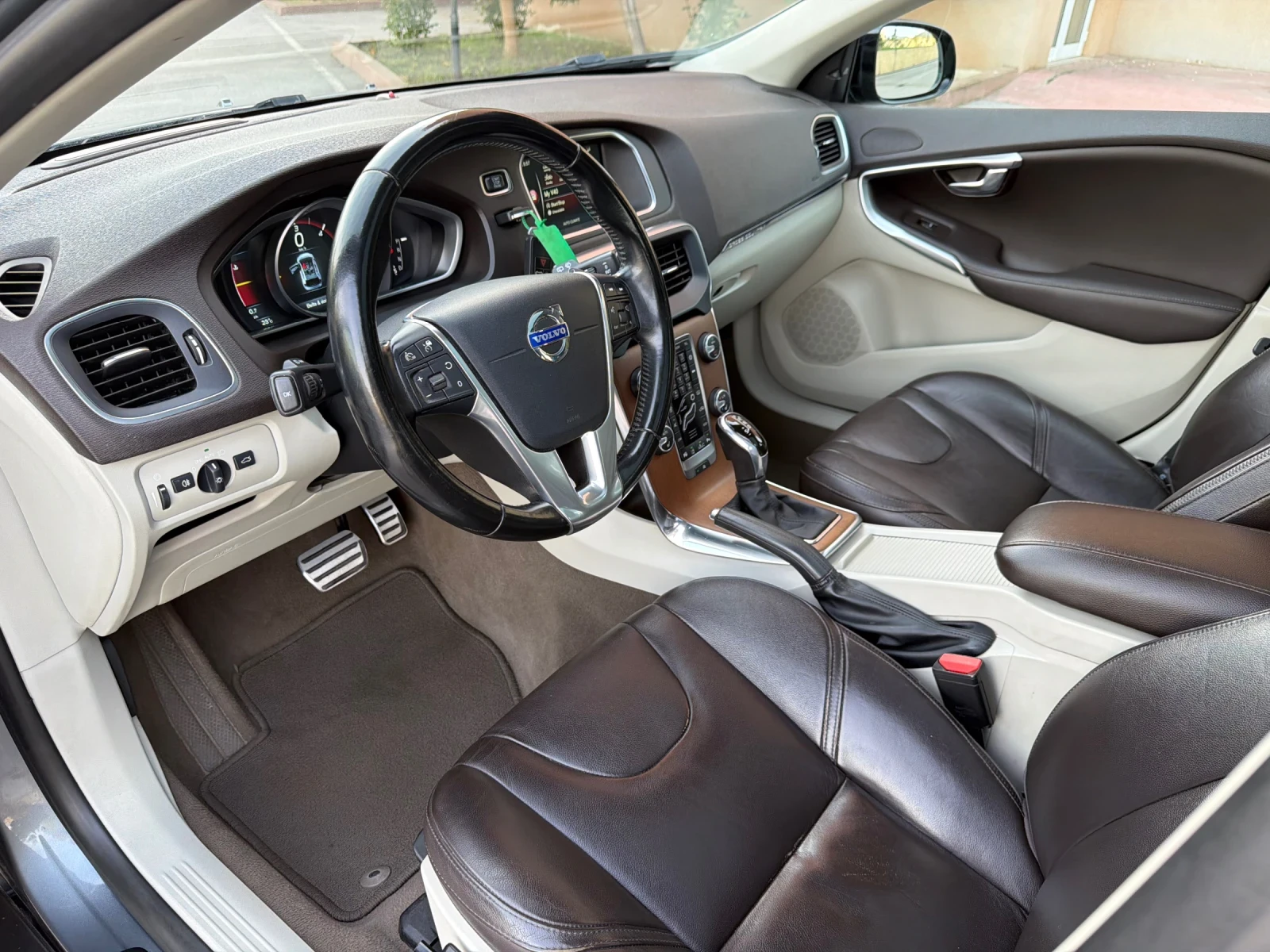 Volvo V40 D4 190hp/���������/���������/Line assist/ ������ | Mobile.bg � ����������� 11