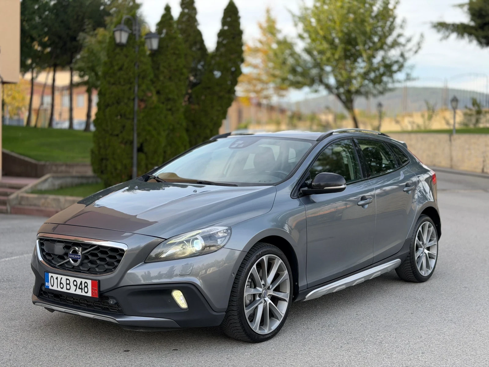 Volvo V40 D4 190hp/Автоматик/Дистроник/Line assist/ Камера