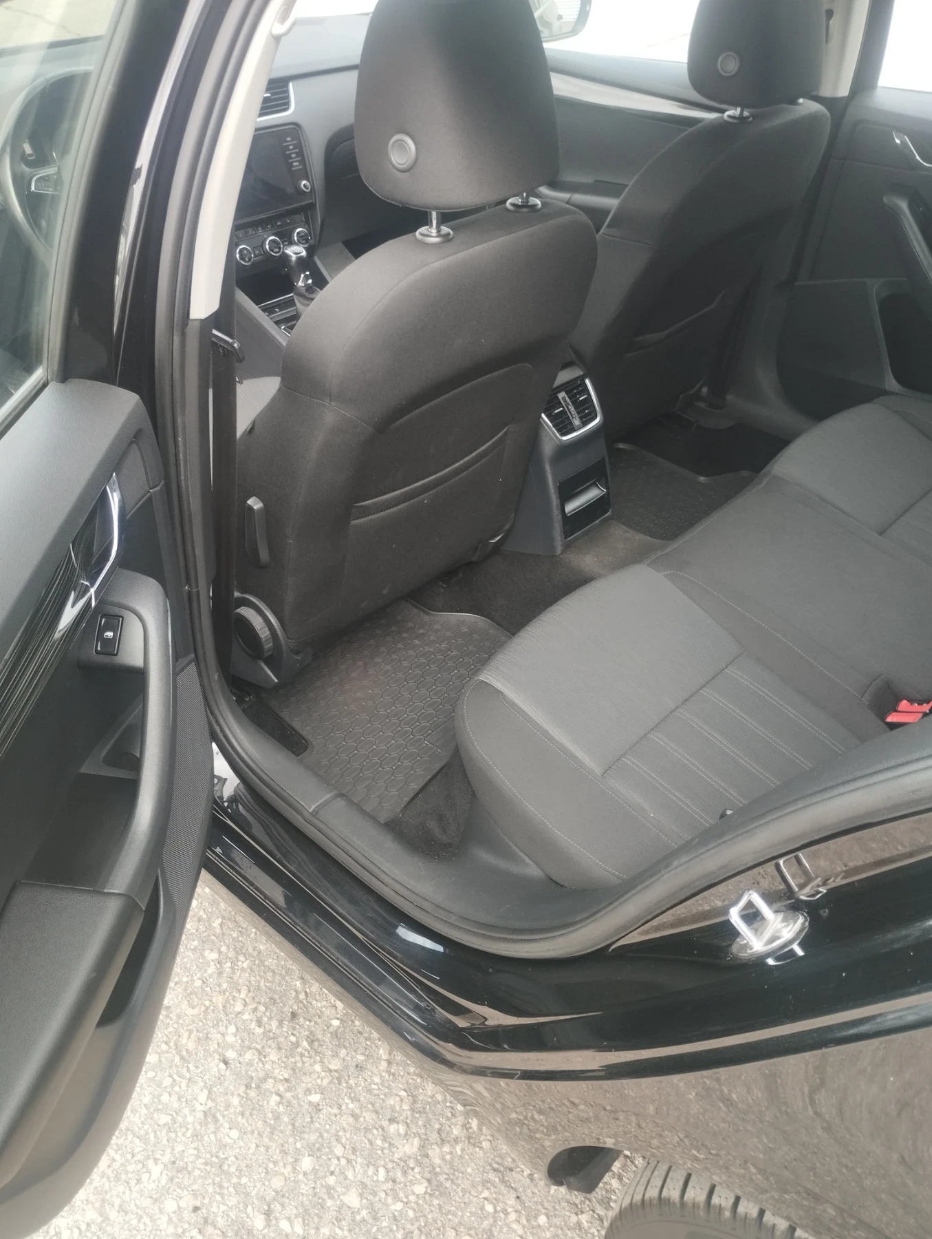 Skoda Octavia 2.0TDI 150 6MT, снимка 7 - Автомобили и джипове - 56662416