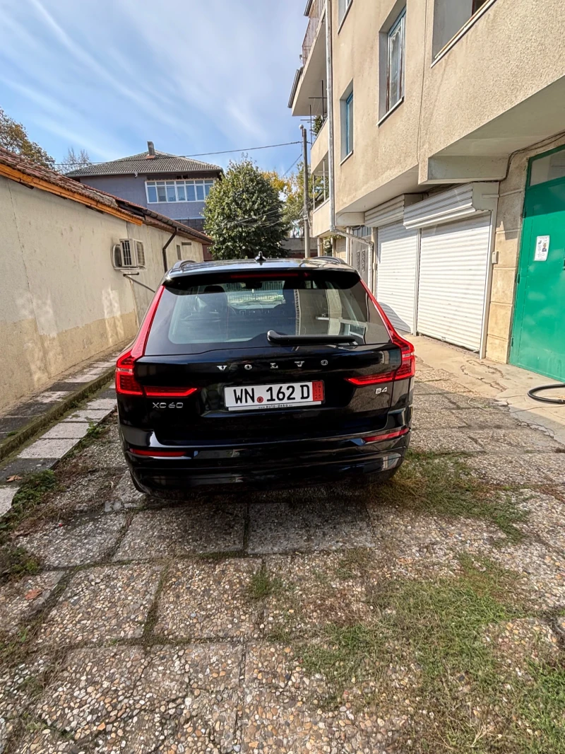Volvo XC60 B4 D Geartronic Virtual/Kamera/AHK/19 Mild Hybrid , снимка 4 - Автомобили и джипове - 52143526