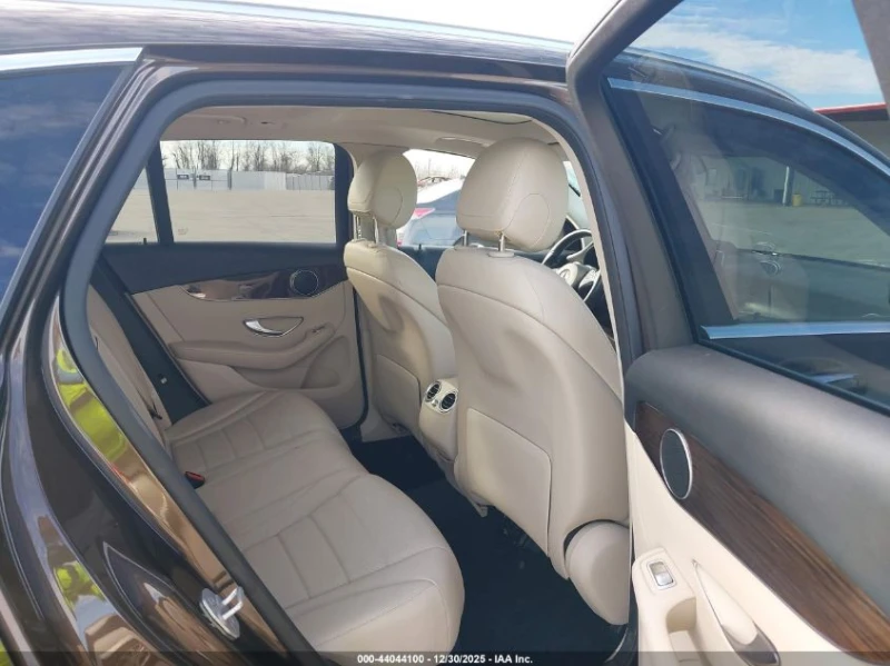 Mercedes-Benz GLC 300 2l, снимка 8 - Автомобили и джипове - 53467583
