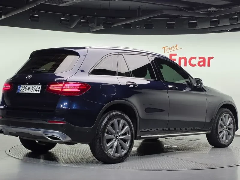 Mercedes-Benz GLC 350 4MATIC - САМО 30% АВАНС, снимка 2 - Автомобили и джипове - 56071785