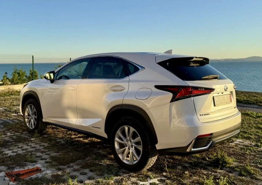 Lexus NX 300h 77000км!!! с удължена гаранция на Toyota - изображение 6