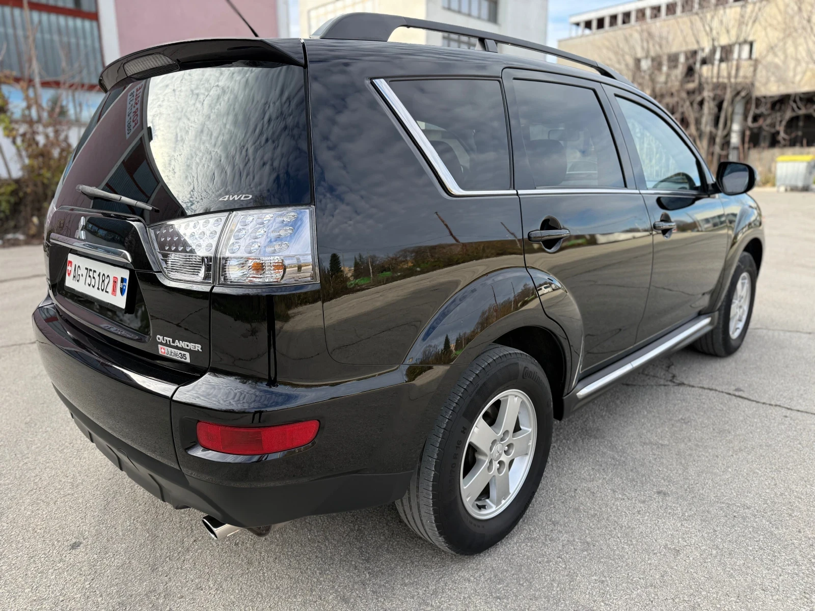 Mitsubishi Outlander 2.4i / 4x4 / AUTOMATIC / 7 МЕСТЕН - изображение 5