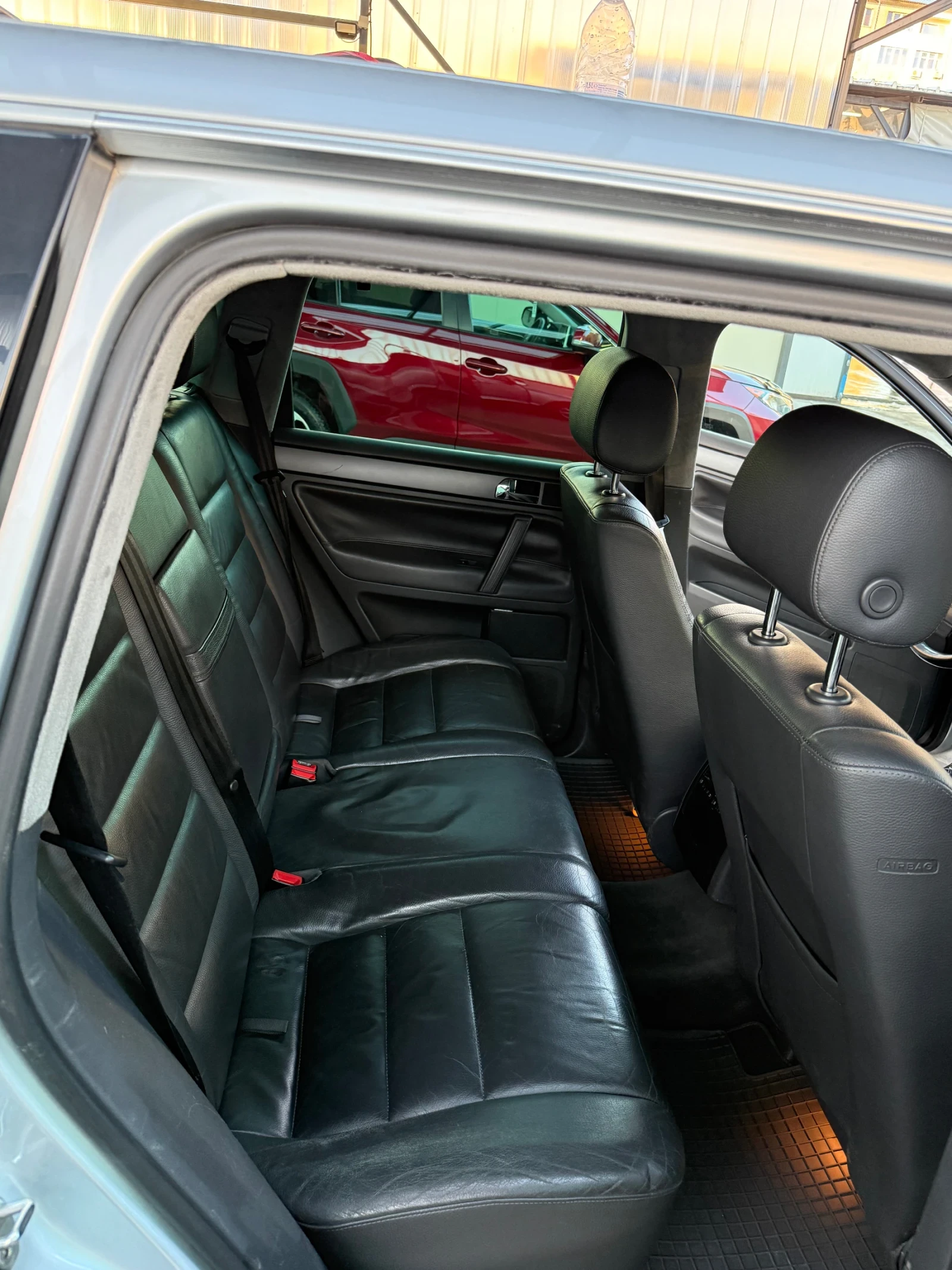 VW Touareg 3.0 TDI, снимка 11 - Автомобили и джипове - 53929922