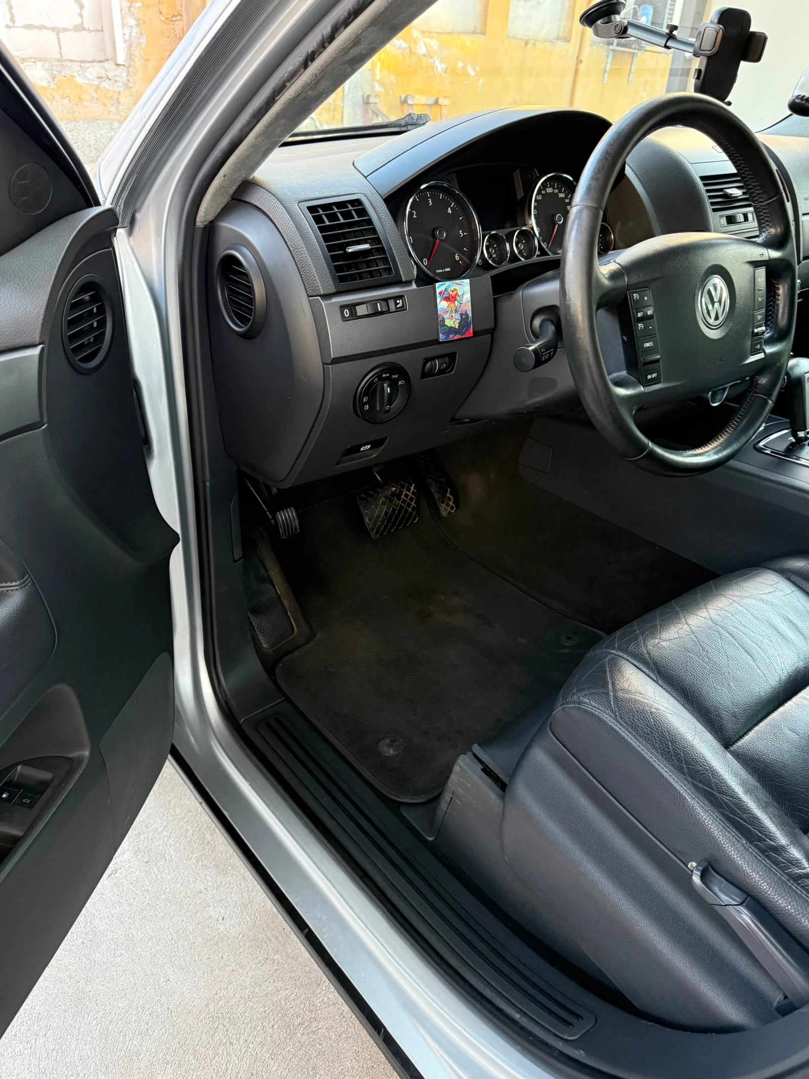 VW Touareg 3.0 TDI, снимка 8 - Автомобили и джипове - 53929922