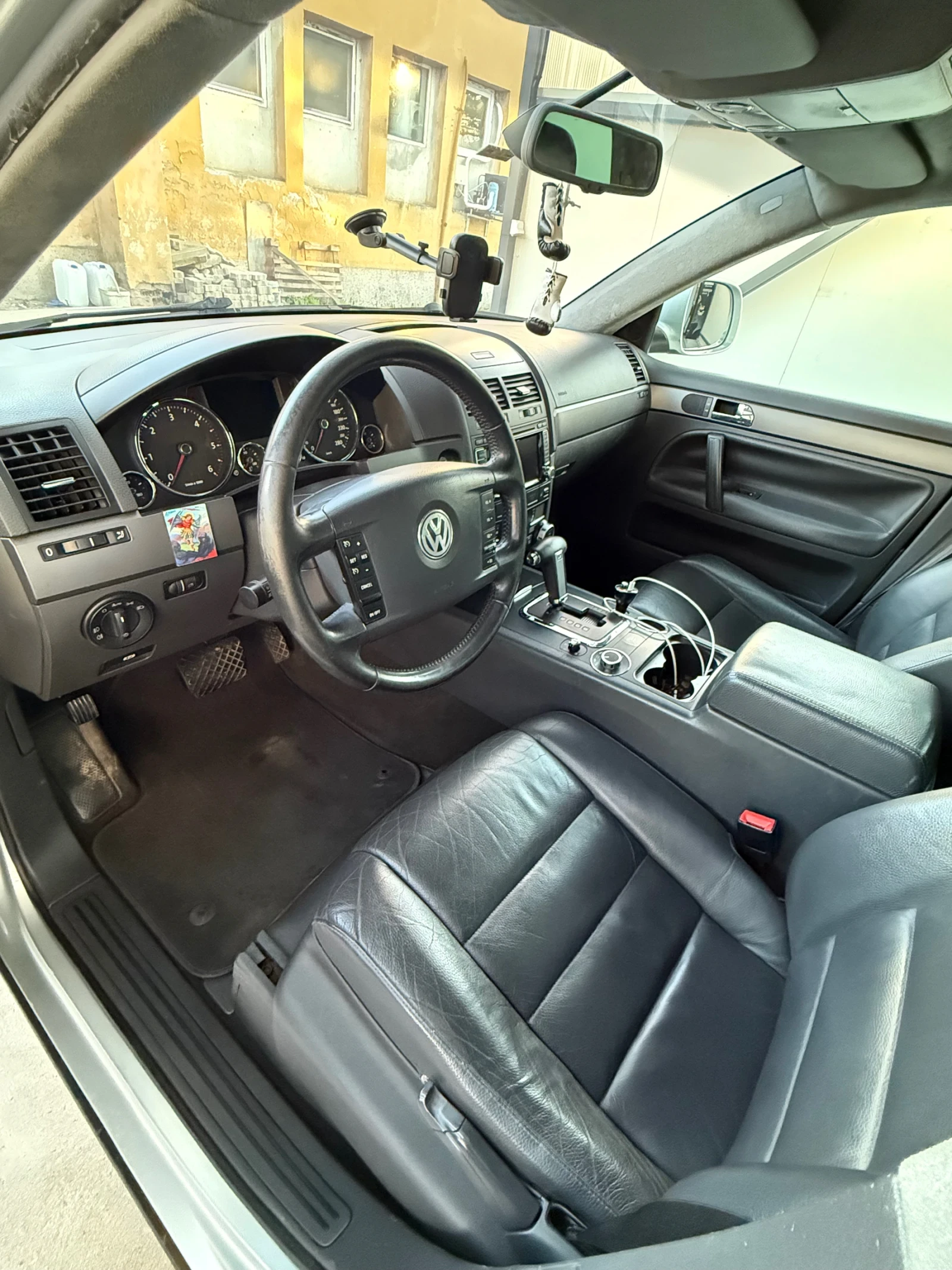 VW Touareg 3.0 TDI, снимка 6 - Автомобили и джипове - 53929922