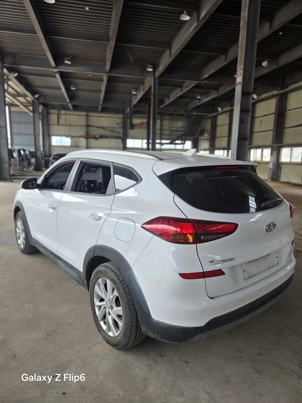 Hyundai Tucson 2.0 CRDI - ОЧАКВАН ВНОС, снимка 4 - Автомобили и джипове - 54619672
