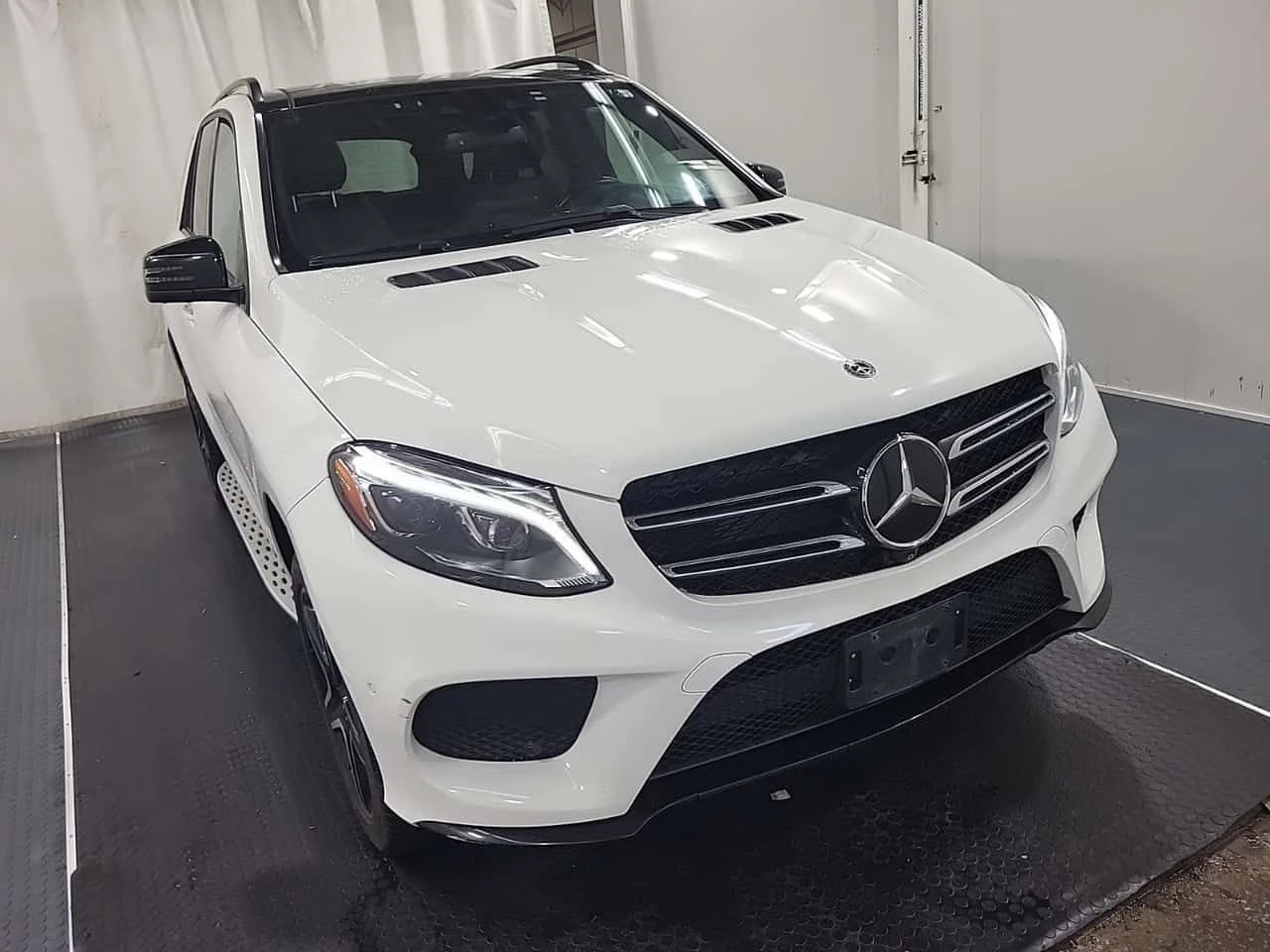 Mercedes-Benz GLE * 400 * CARFAX * ЦЕНА ДО БГ, снимка 2 - Автомобили и джипове - 54790158