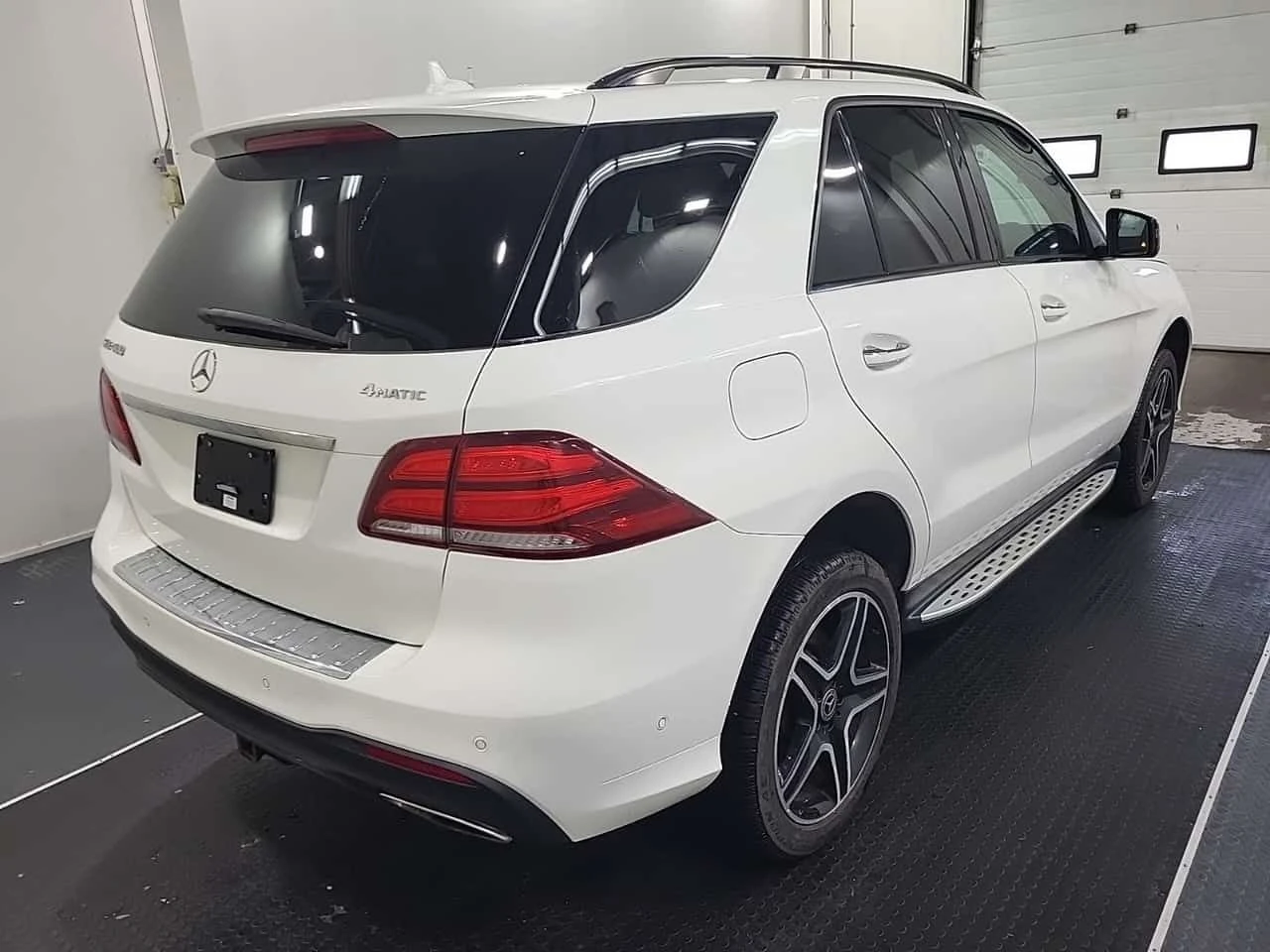 Mercedes-Benz GLE * 400 * CARFAX * ЦЕНА ДО БГ, снимка 3 - Автомобили и джипове - 54790158