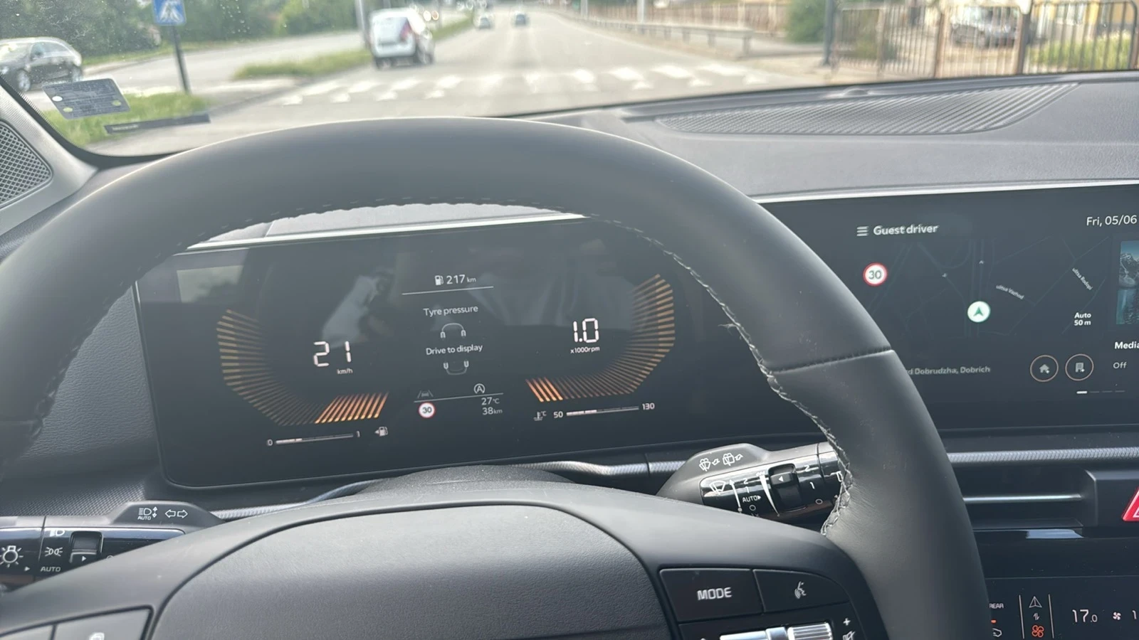 Kia Sportage 1.6, снимка 2 - Автомобили и джипове - 54955876