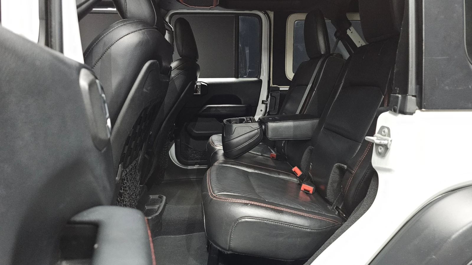 Jeep Wrangler 2.0* ПОДГРЕВ ВОЛАН* КРАЙНА ЦЕНА, снимка 11 - Автомобили и джипове - 55594961