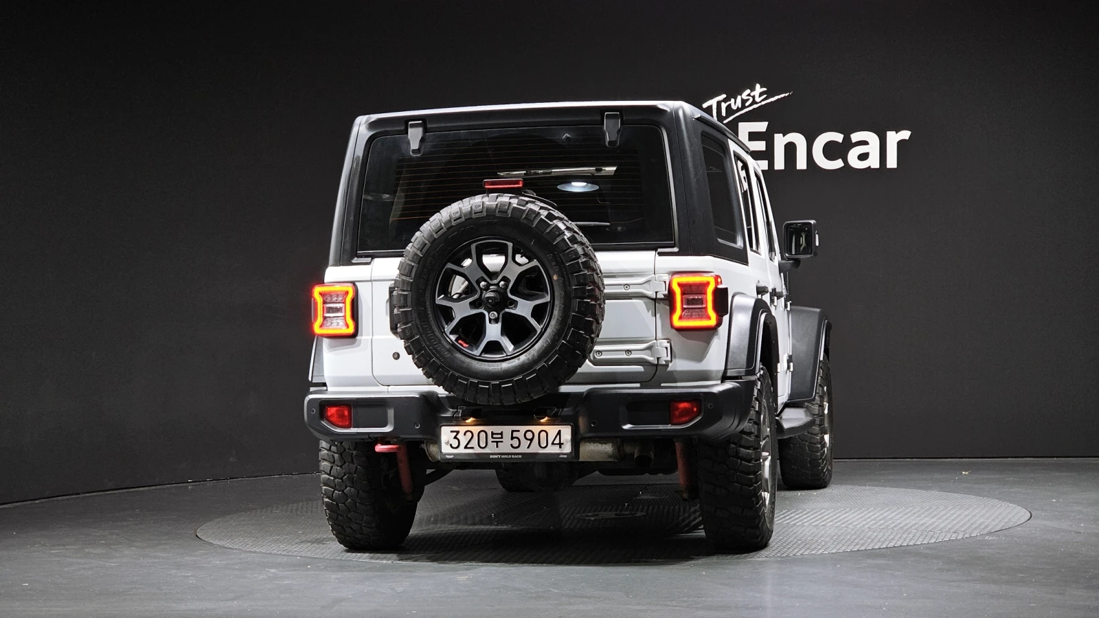 Jeep Wrangler 2.0* ПОДГРЕВ ВОЛАН* КРАЙНА ЦЕНА, снимка 4 - Автомобили и джипове - 55594961