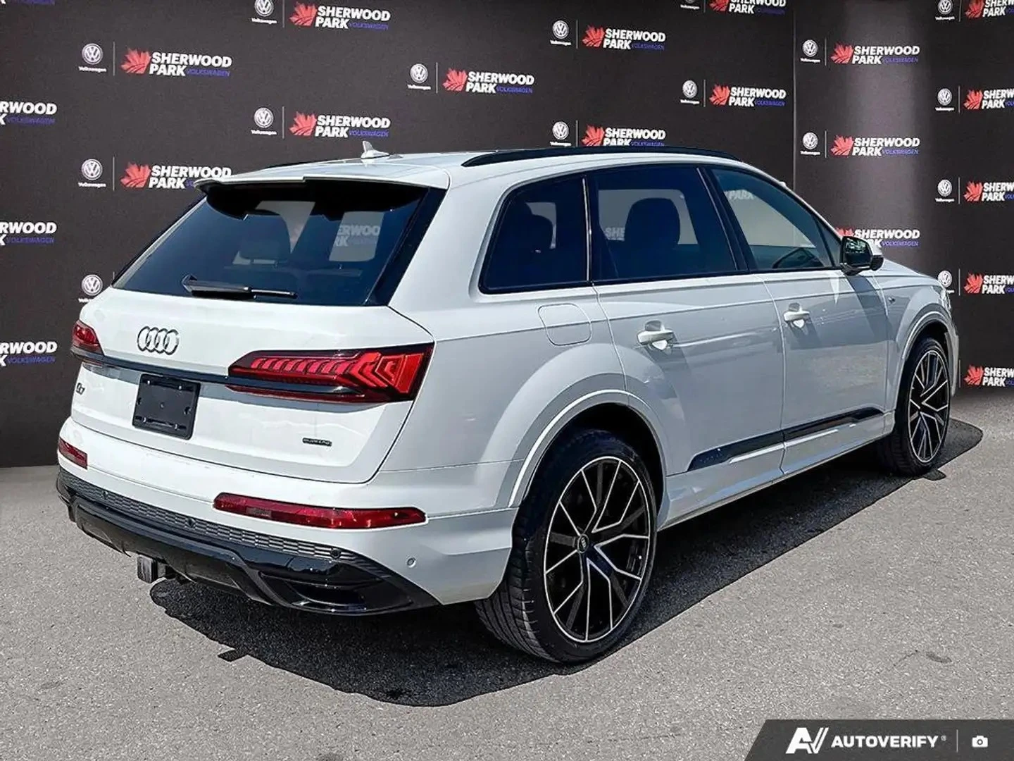Audi Q7 PROGRESSIV S LINE ЦЕНА ДО БЪЛГАРИЯ АВТОКРЕДИТ, снимка 5 - Автомобили и джипове - 55779194
