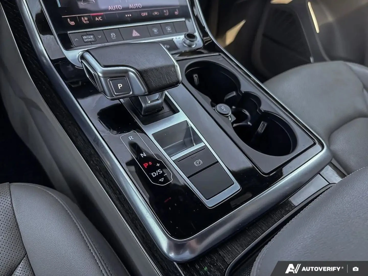 Audi Q7 PROGRESSIV S LINE ЦЕНА ДО БЪЛГАРИЯ АВТОКРЕДИТ, снимка 15 - Автомобили и джипове - 55779194