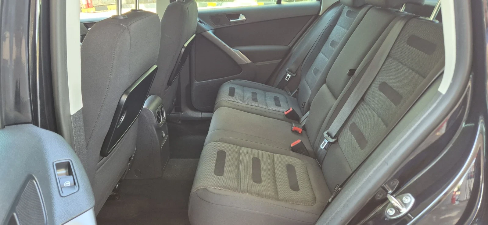 VW Tiguan 2.0tdi 140кс. 4х4, снимка 11 - Автомобили и джипове - 55923514