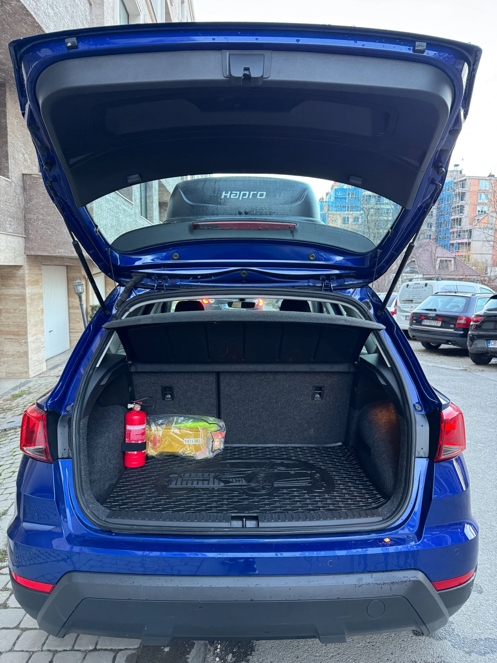 Seat Arona 1.0 TSI DSG Style, ПЪРВИ СОБСТВЕНИК, снимка 12 - Автомобили и джипове - 56136237