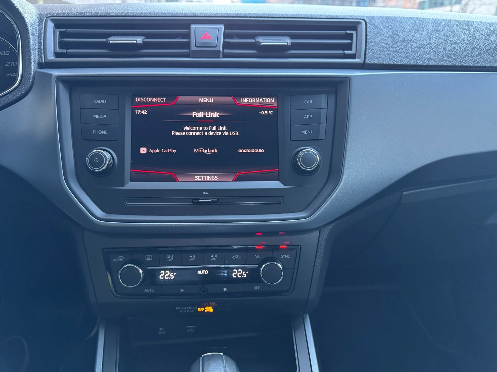 Seat Arona 1.0 TSI DSG Style, ПЪРВИ СОБСТВЕНИК, снимка 9 - Автомобили и джипове - 56136237
