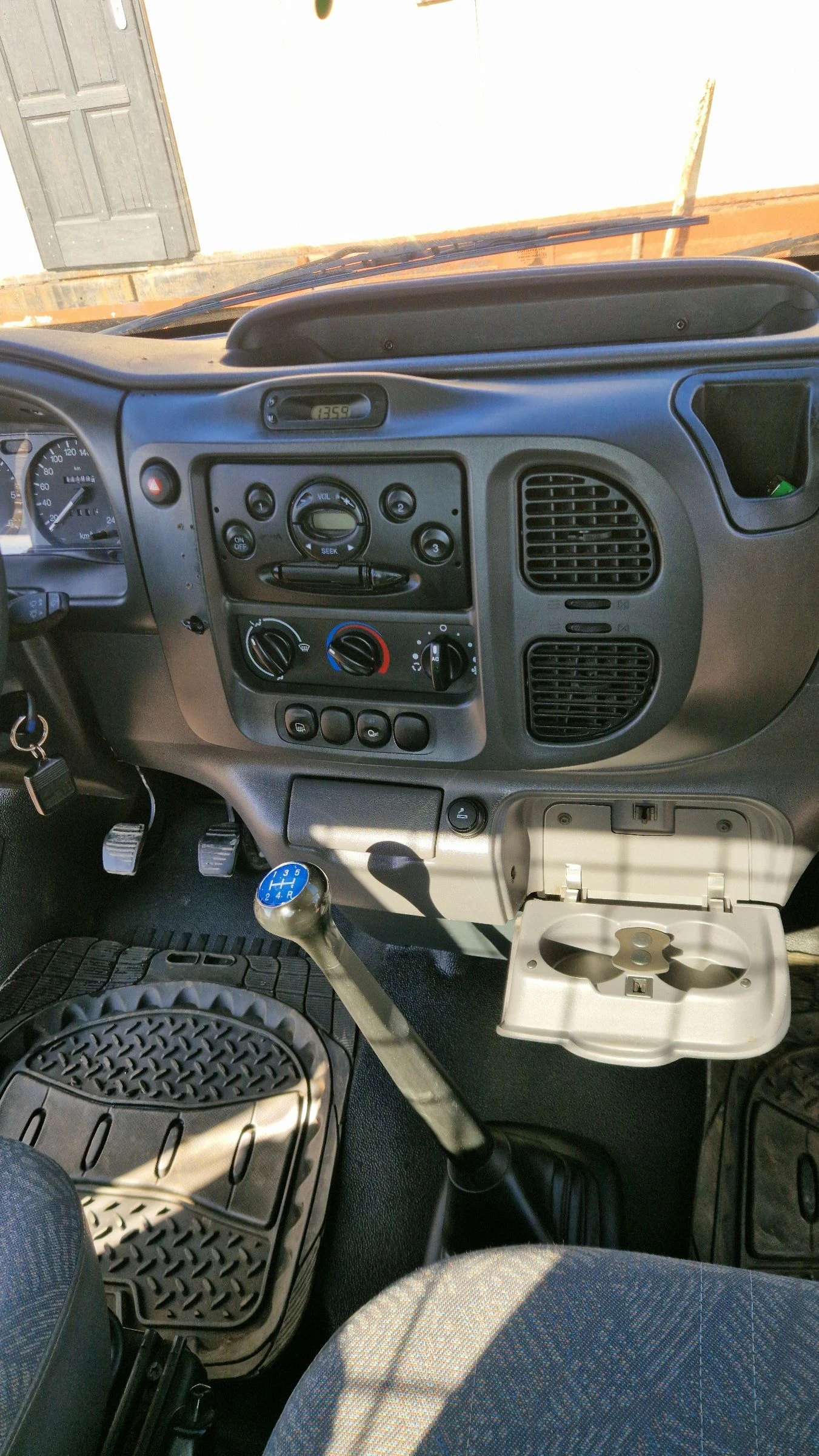 Ford Transit 2.4TDI 125кс - изображение 4