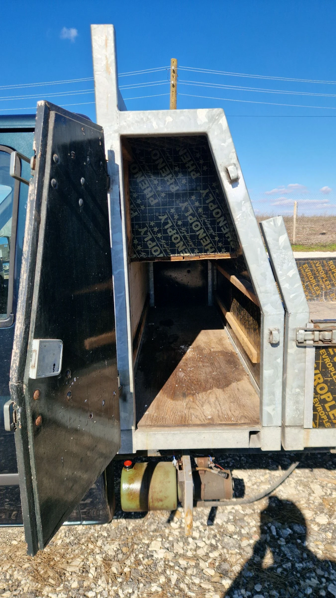 Ford Transit 2.4TDI 125кс - изображение 7