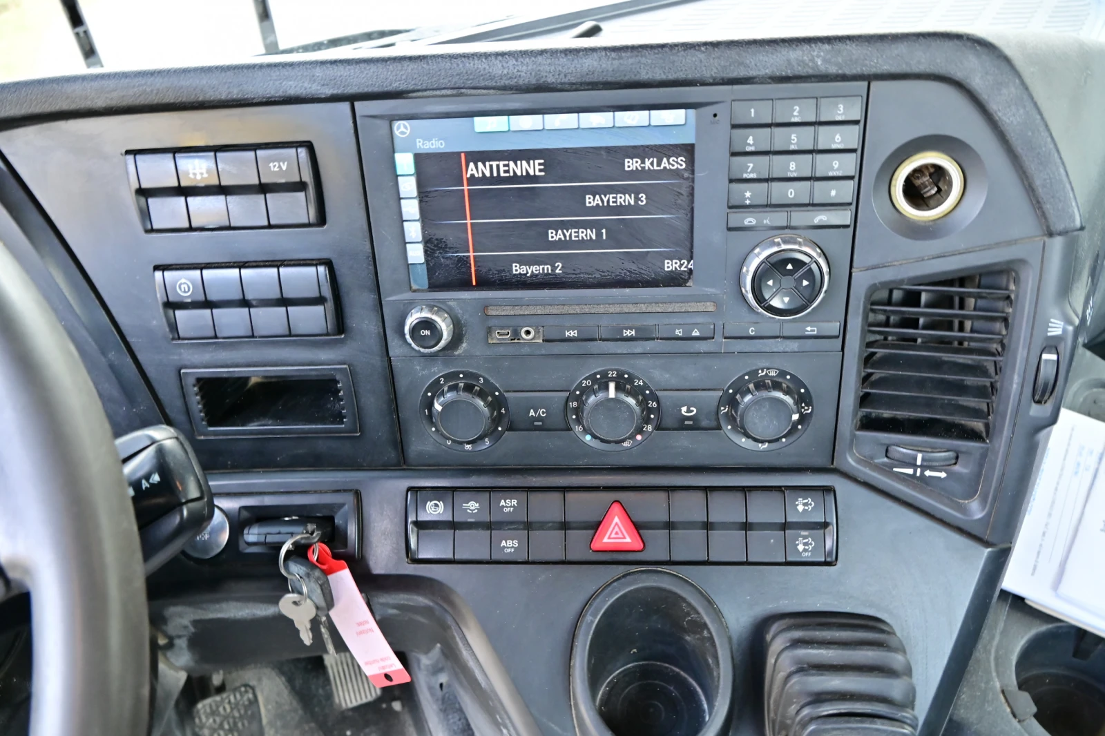 Mercedes-Benz Arocs 3251, снимка 15 - Камиони - 53810656