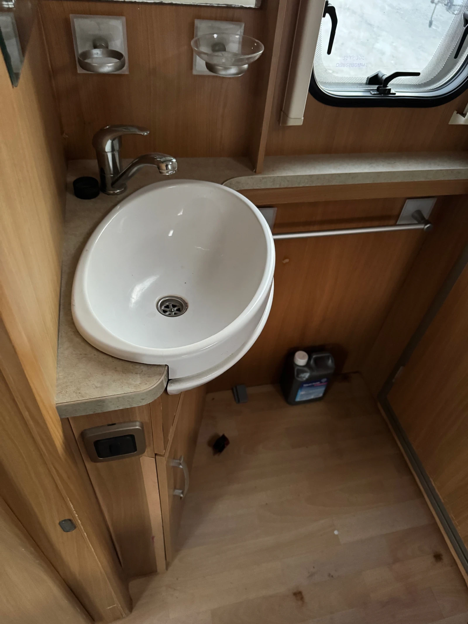 Каравана Swift Challenger, снимка 10 - Каравани и кемпери - 54211786