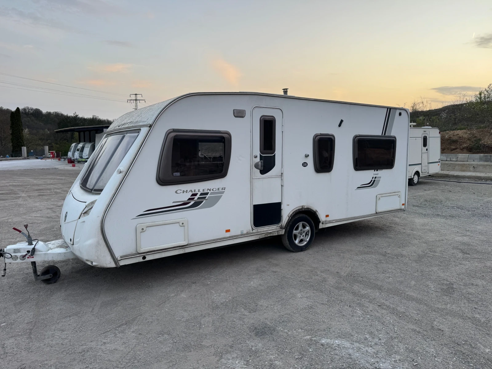 Каравана Swift Challenger, снимка 6 - Каравани и кемпери - 54211786