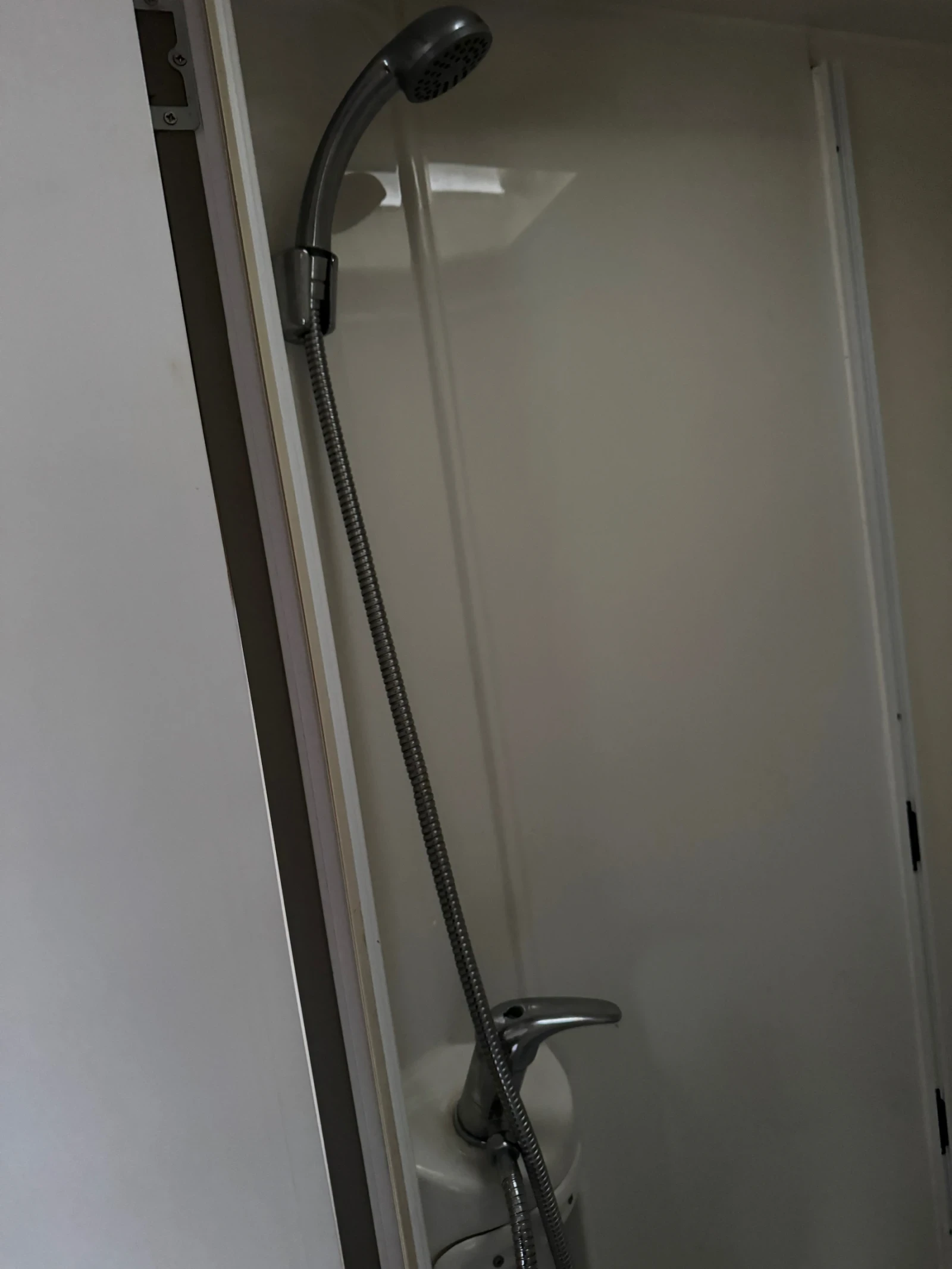 Каравана Swift Challenger, снимка 16 - Каравани и кемпери - 54211786