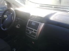 Toyota Avensis verso 2.0 D4D, снимка 3